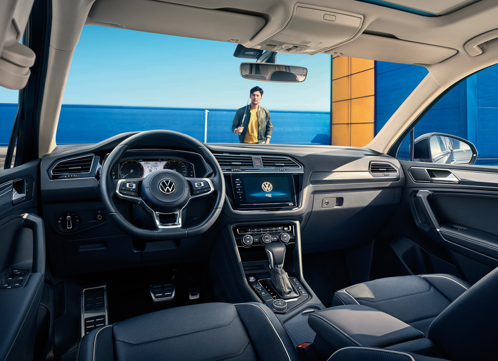 新款大众途观L上市，220匹马力+全时四驱，破百7.7秒