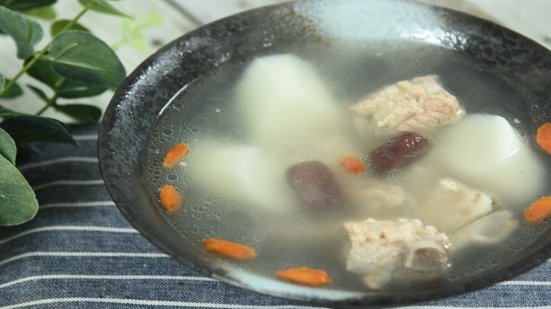 茶树菇猪骨头汤的做法(醇香美味，轻松烹制茶树菇猪骨头汤)