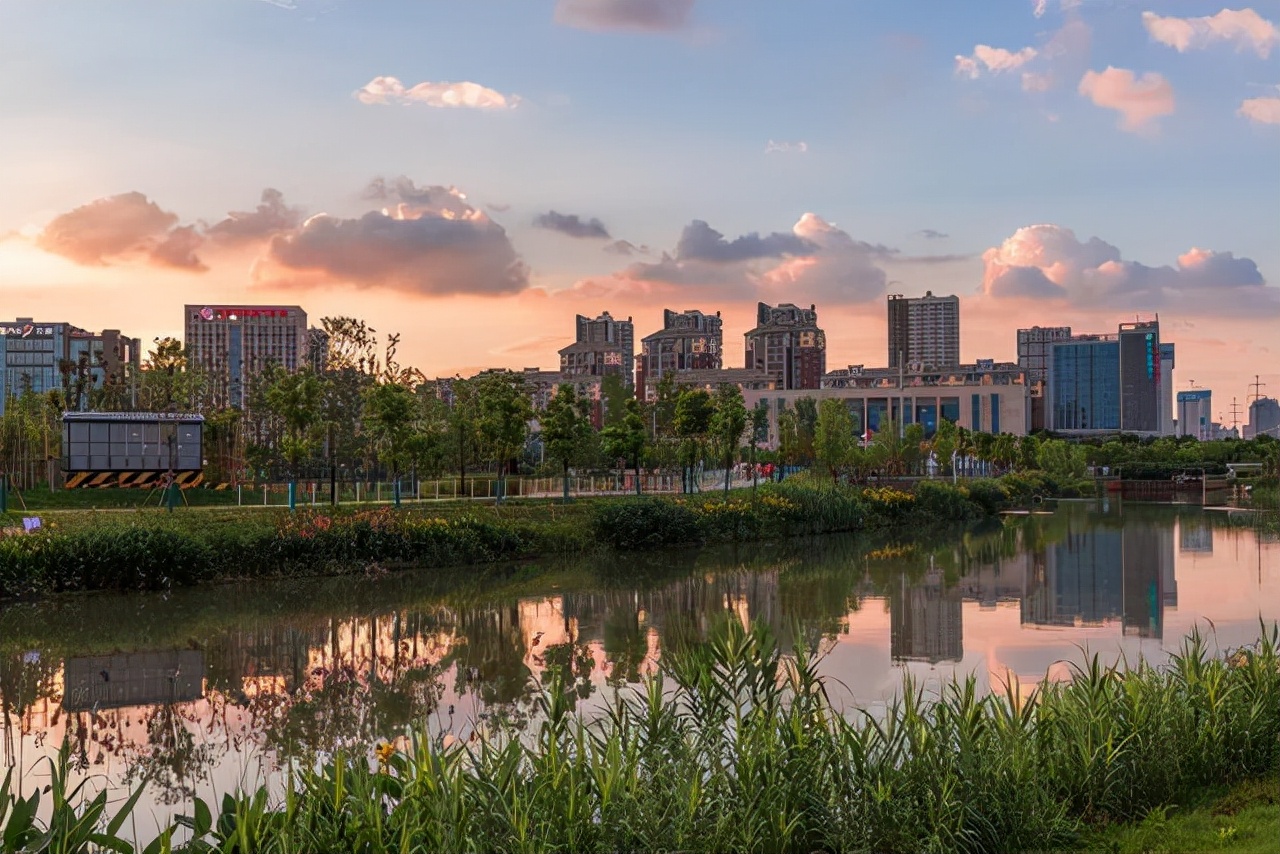 武汉新添一所学校，耗资3.7亿占地4.7万平方米，可提供1500个学位