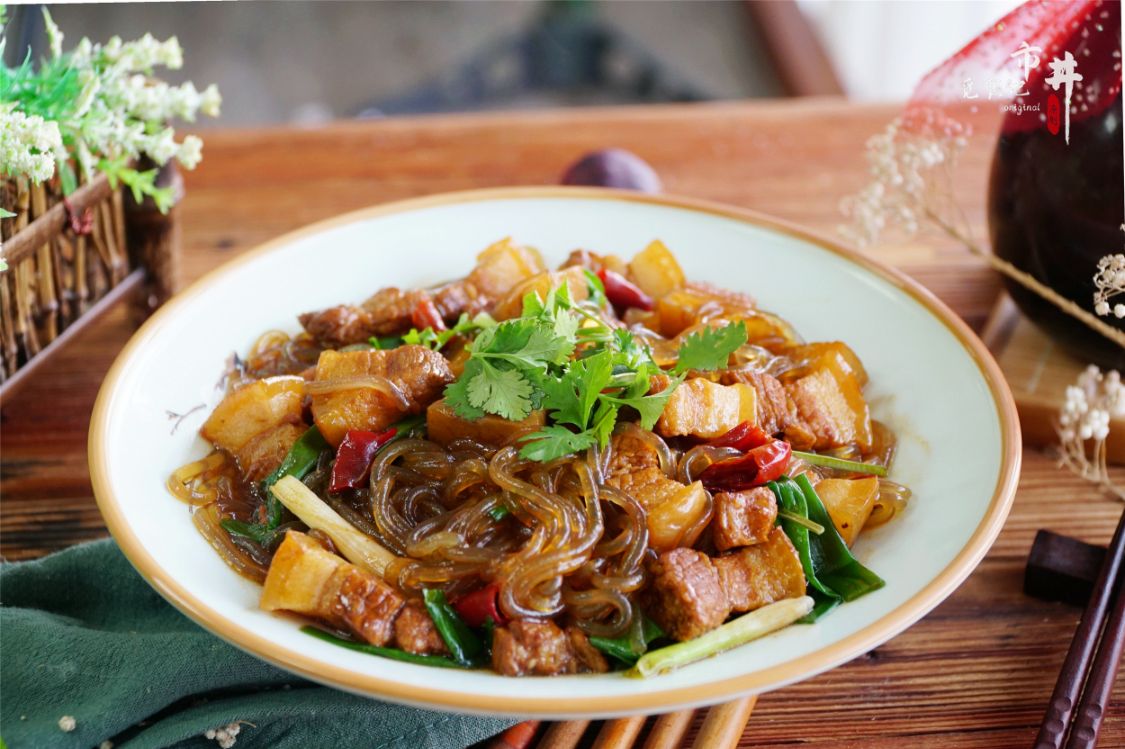 入冬了，多吃点热乎的，分享10道适合冬天吃的菜，天冷吃着舒服