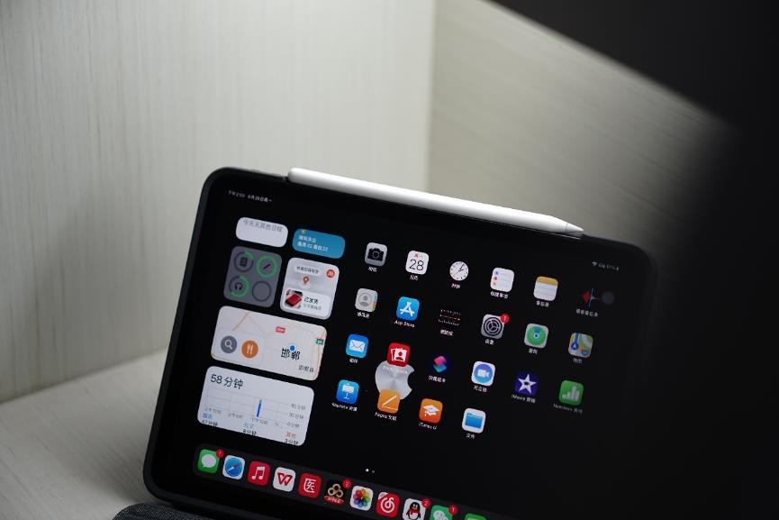 你的iPad该升级了，买后爱奇艺？罗技键笔套件让它拥有生产力