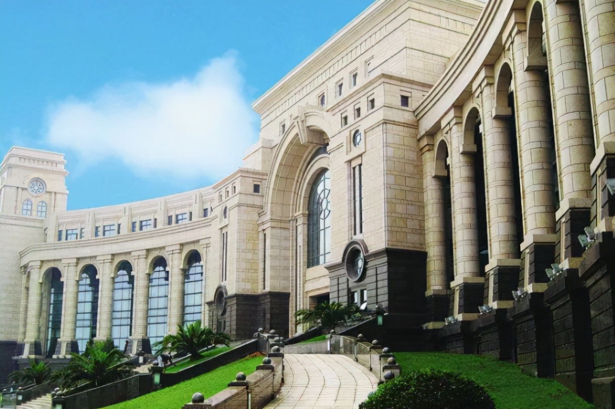 中国百强高校大洗牌，浙江大学排名略逊南京大学，中科大进步明显