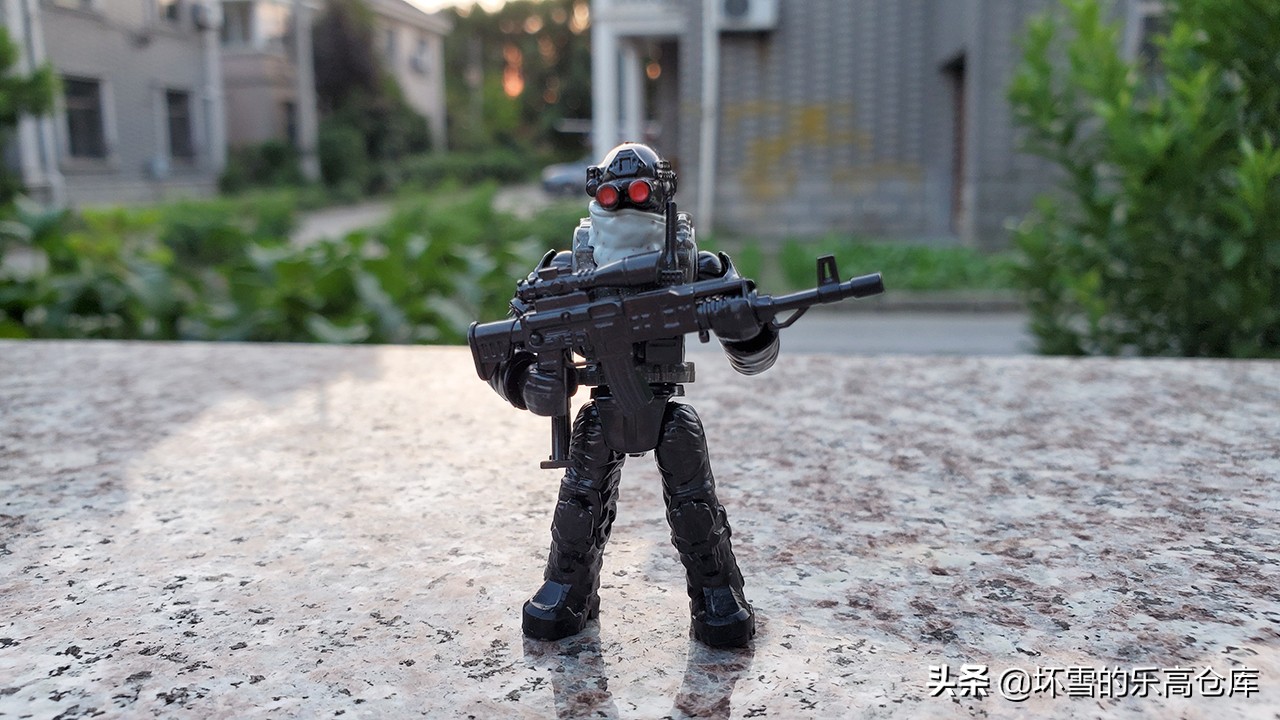 128元一辆的国产悍马，还是迷彩涂装，表现到底怎么样呢？