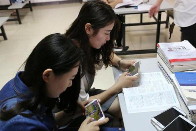 大学生在学习上（大学生特色学习方式走红网络）