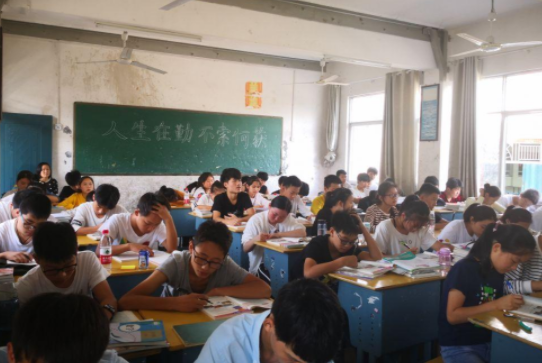 “宁读烂高中也别读职高”，3年后差距明显，家长：还好没选错