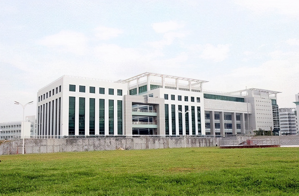 广州“超牛”的医科大学，坐拥四所直属医院，绕过211直升双一流