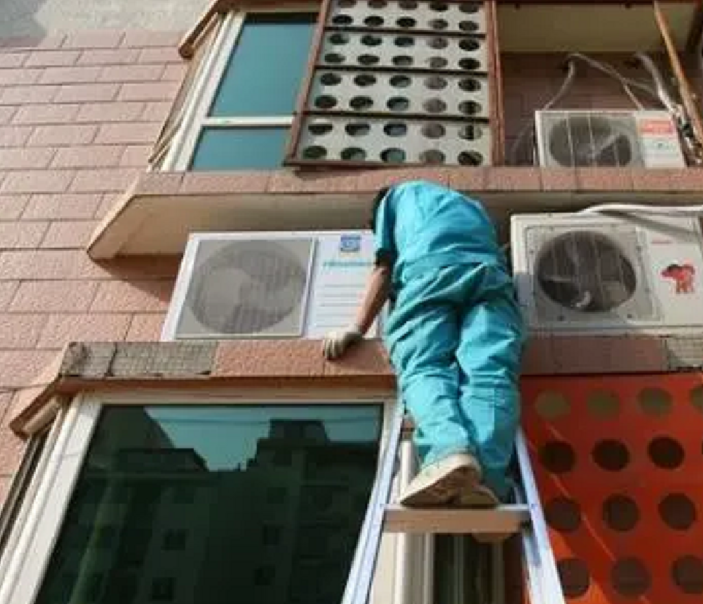 上海一男子上门回收旧空调时不慎坠亡，其家属索赔200万，法院判了