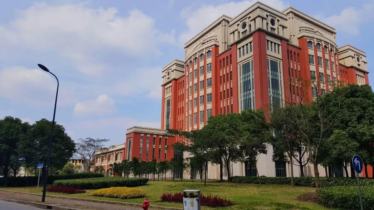 2021年中国大学排行榜出炉，医药类十强排名，认可软科还是校友会