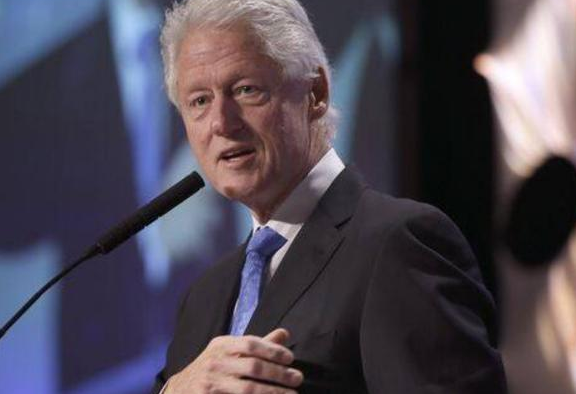 当年把克林顿问得哑口无言的北大女孩，一夜爆红，后来怎么样了