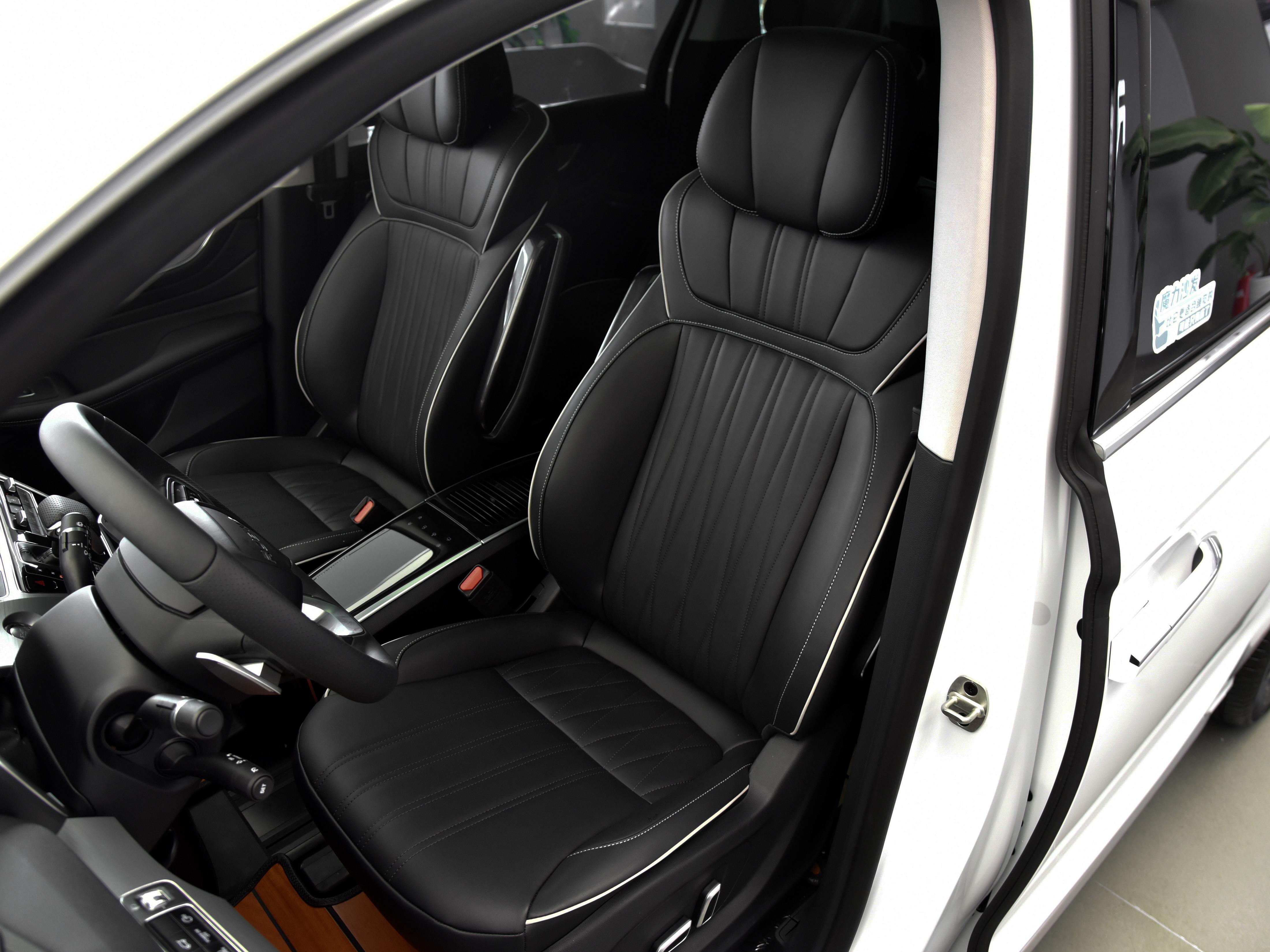 座椅带腿托，大7座MPV，动力有劲满载不费劲，带你看荣威iMAX8