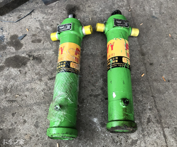 改轻量化货厢，换中置双顶液压缸，这台二手乘龙H5自卸车焕然一新