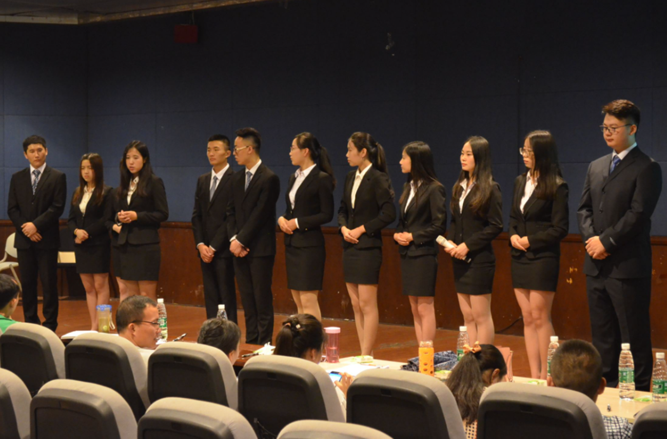 部长张美玉被“骂”上热搜，一天接200个辱骂电话，只能回家休养