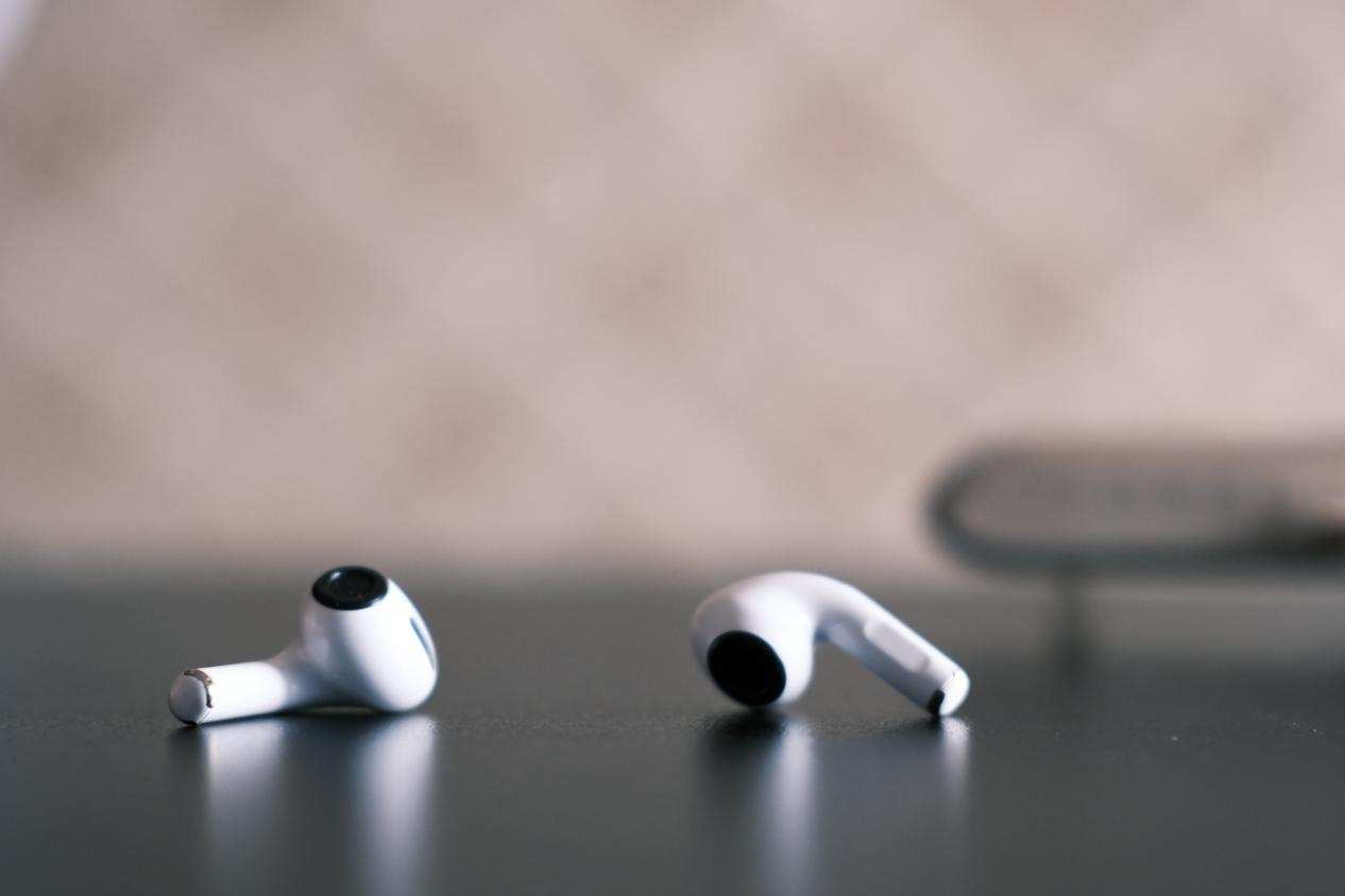 高性价比、强音质，百元价位必备，西圣Ava半入耳蓝牙耳机体验