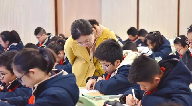 成都东辰高中部来了！首届教师一半以上都是清北名师