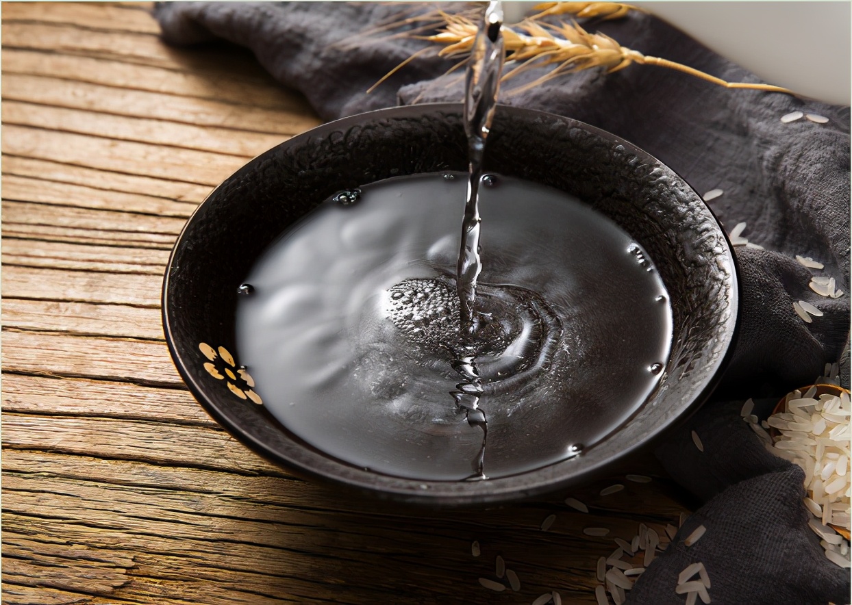 高端白酒只有茅臺(tái)和五糧液？行家笑了，這5種白酒一點(diǎn)不比它們差