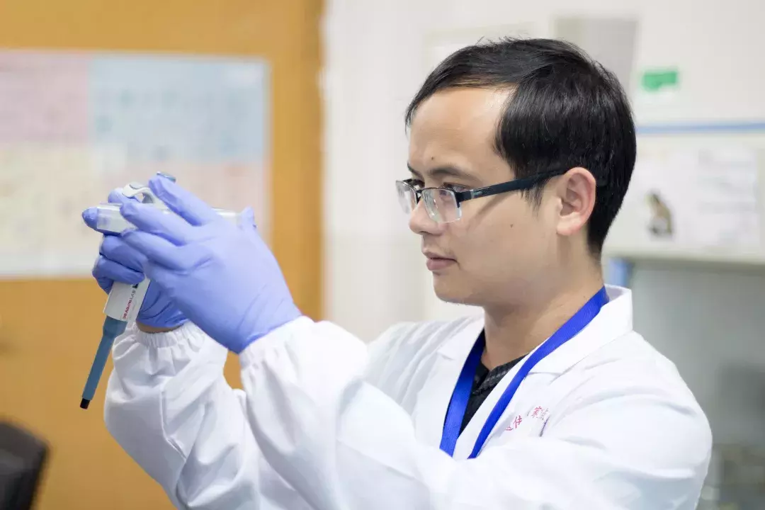 硕士博士皆推免，在国际顶尖学术期刊发表论文，这位中南博士在科研之路上不断前进