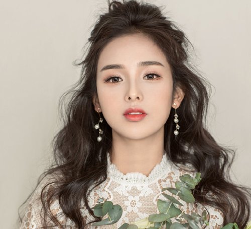 正宗公主头发型都以编发辅助,中分编发教程图解还原经典公主型