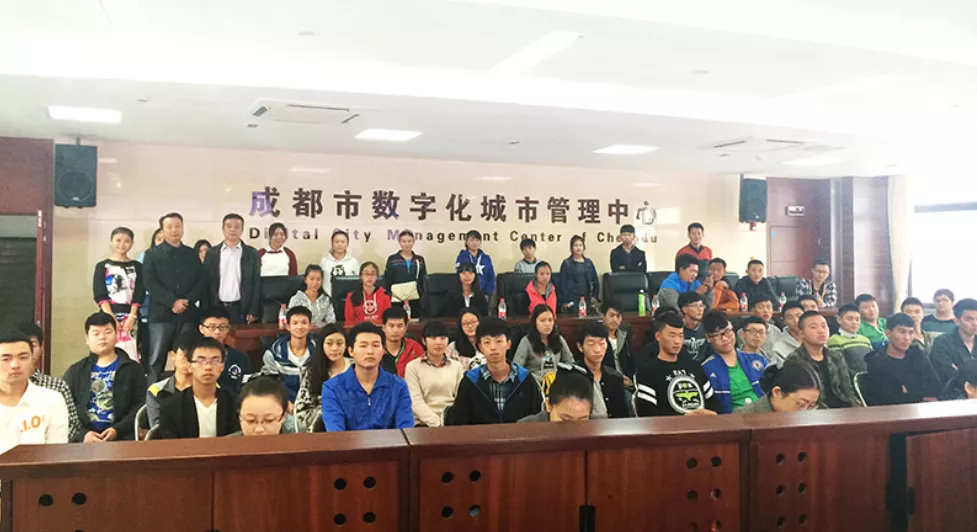 学生宿舍还有跃层双人间，眉山这所大学让隔壁学校羡慕哭了