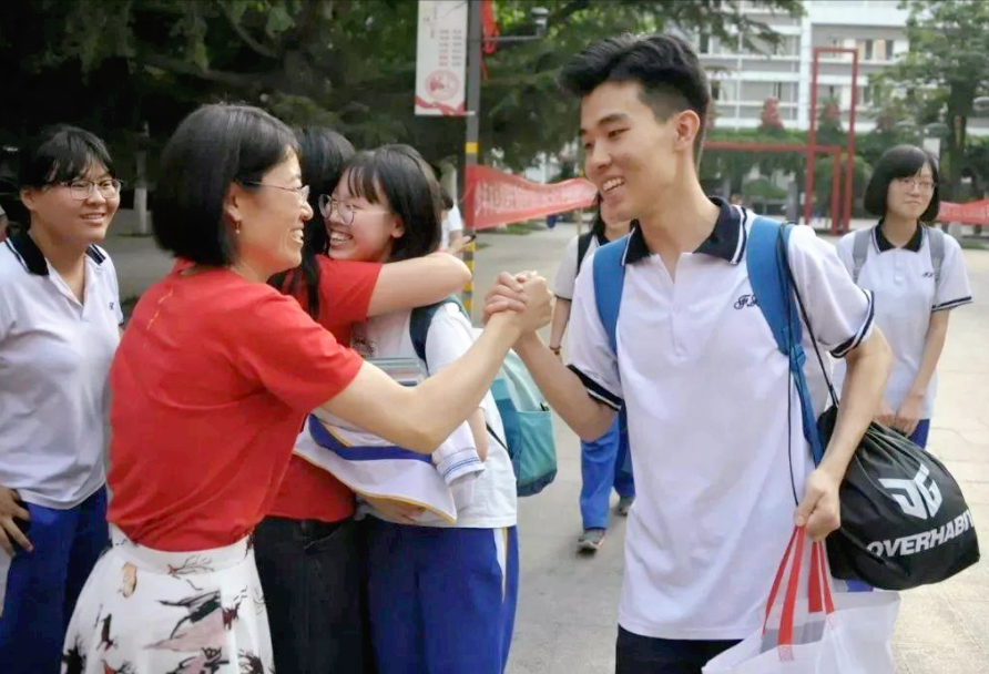 高考各省报名人数出炉，1078万考生为梦而战，400多分能上本科吗