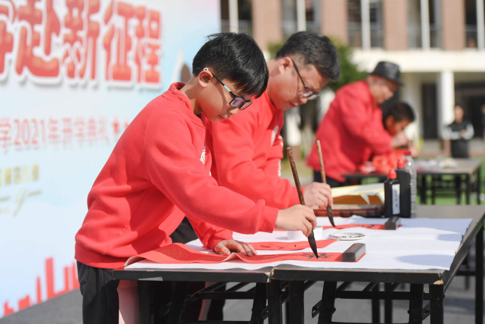 “双减”出现后，公办和民办的差距更大了，选好学校变得至关重要