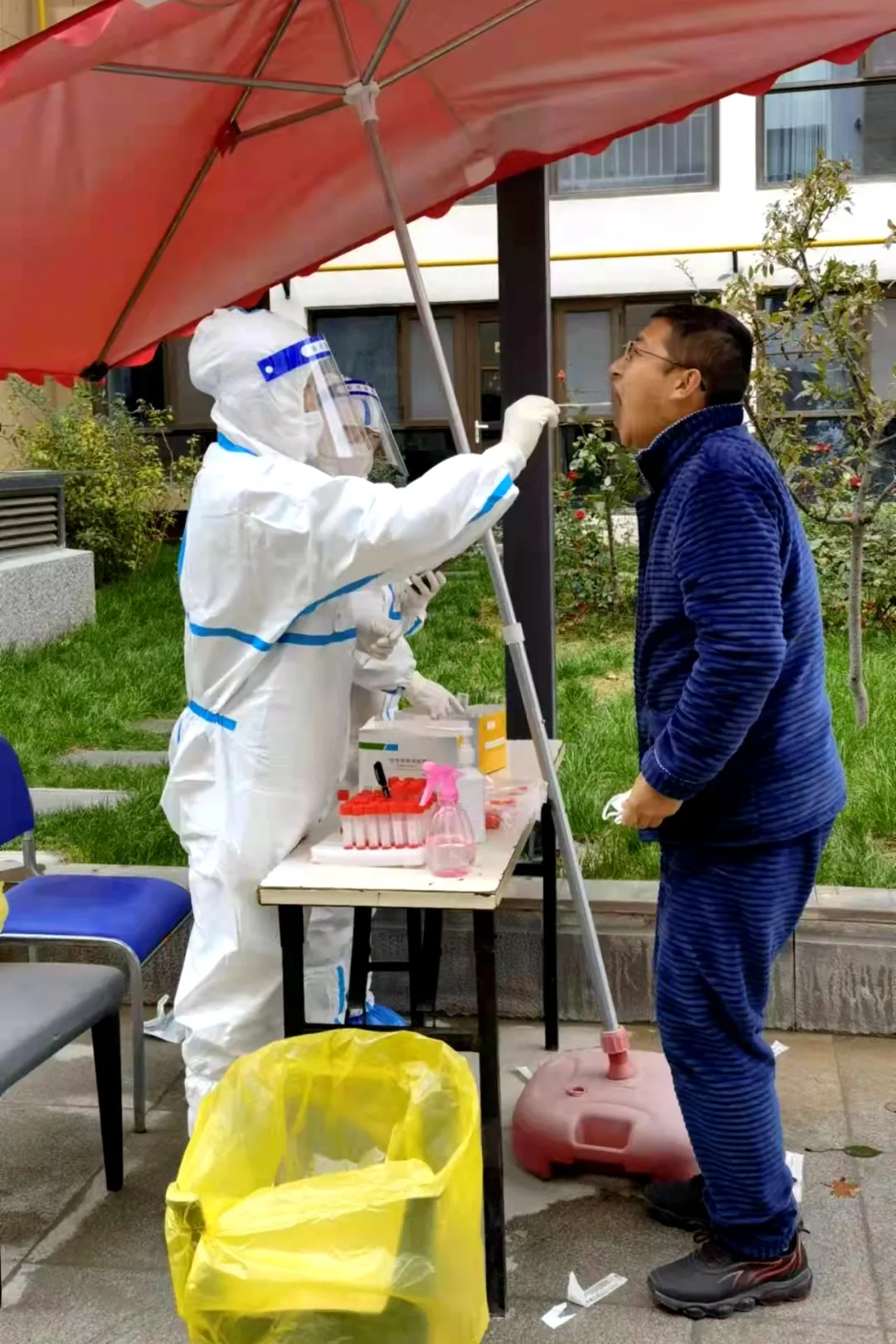 「战疫情」使命在肩 你不离 我不弃