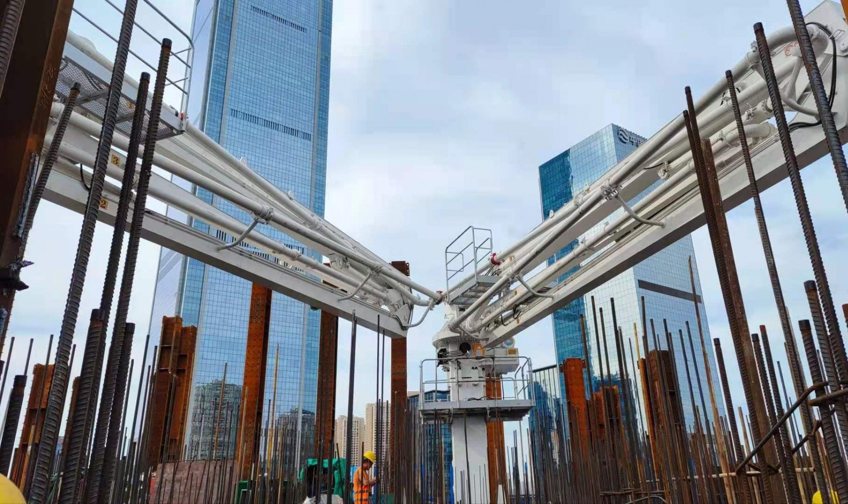 摩天城市——重庆，未来城市天际线将由十二座摩天楼引领