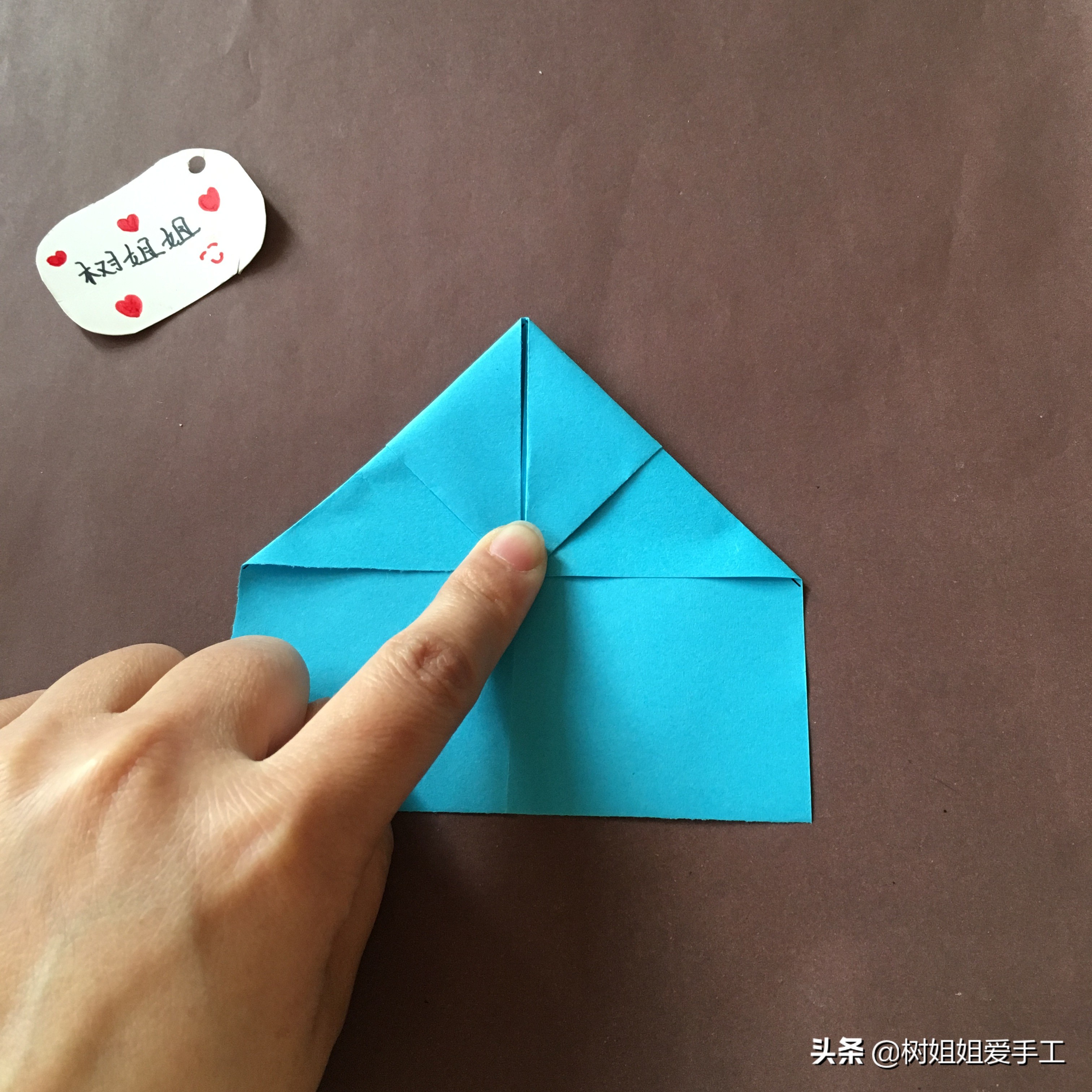 亲子折纸：这是一款超级简单的纸飞机