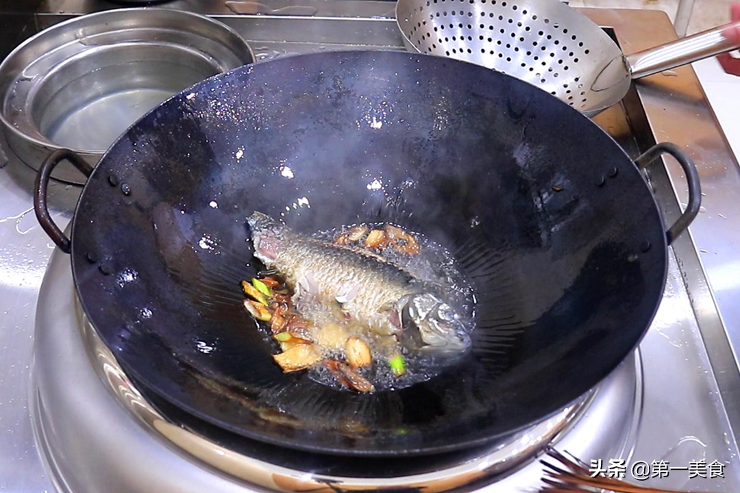 鱼汤的做法（记住这3点炖出营养鲜美的鱼汤）