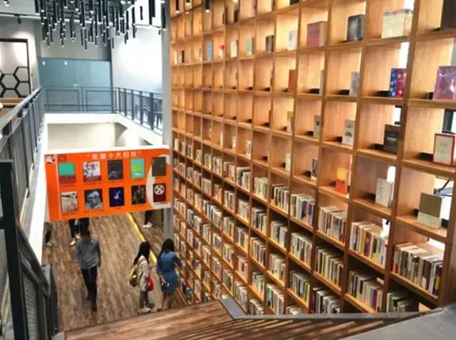 广东最坑爹vs最壕的大学宿舍！你们感受一下，这区别扎心了