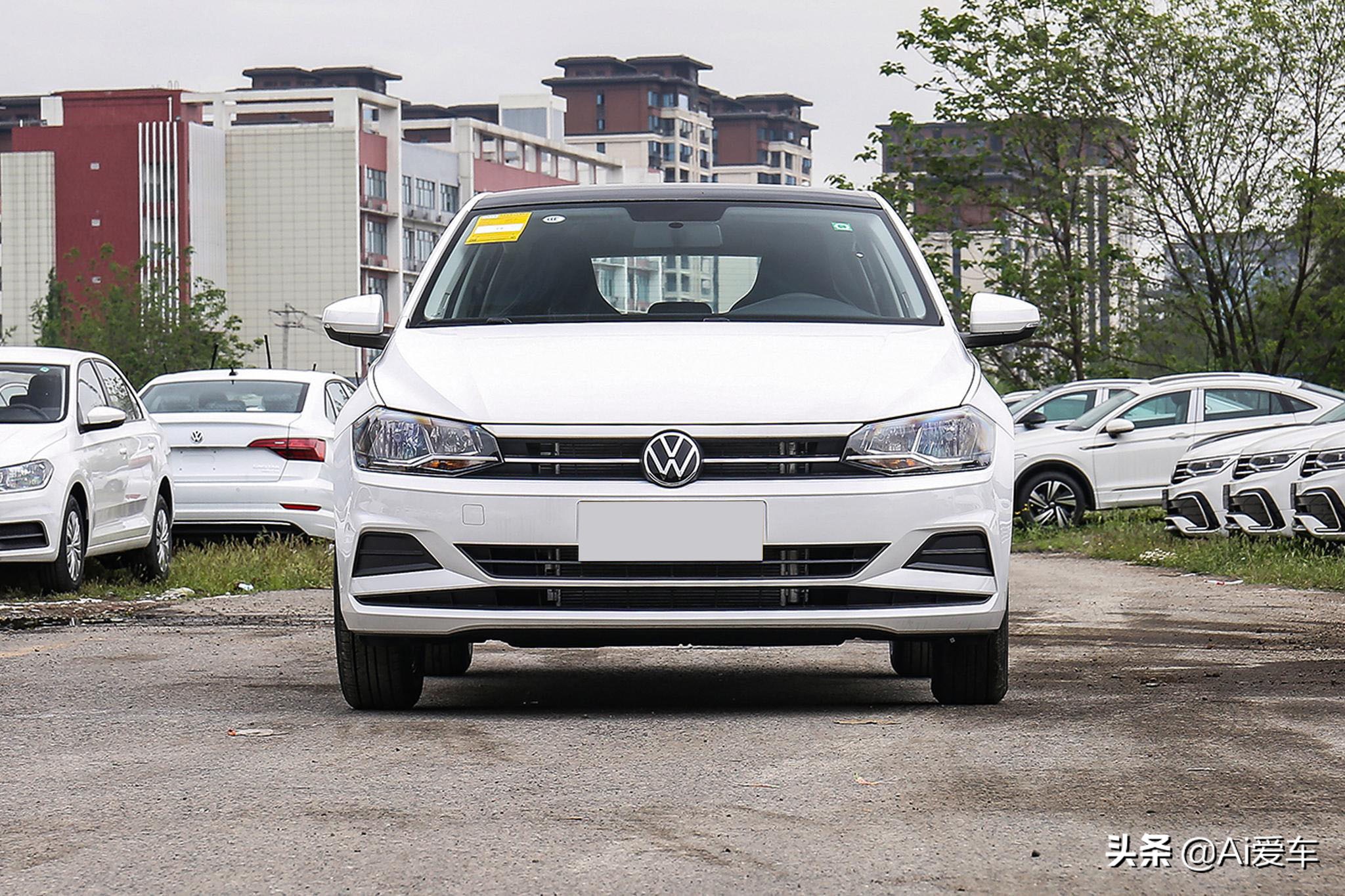 便宜又省油，好养的德系家用代步车，省心好开好停，实拍大众Polo