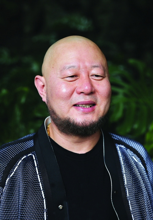 铁杆女歌迷，引领火风走出“不婚”沼泽地