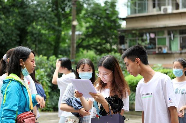 警惕！甘肃这所“野鸡大学”遭曝光，害人不浅，毕业证一文不值