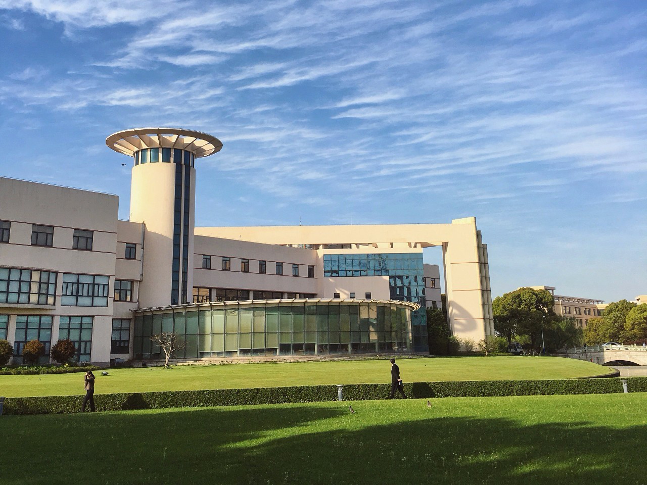 上海分数不太高，但就业前景很好的高校，考上即赚到，值得关注