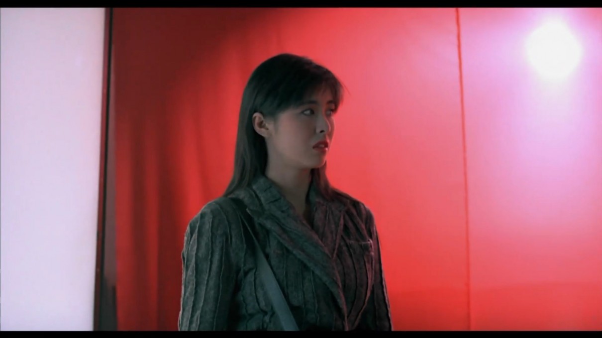 田迪文很是恼火,正巧凌祖儿又打电话说:不过是个小摄影师,没什么的.