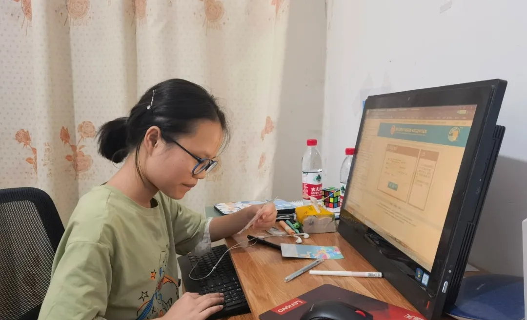 四川一对双胞胎学霸，两人都考了650分以上，妹妹却想复读，为啥