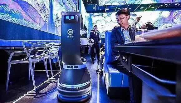 海底捞自动售酒、虚拟鸡尾酒……看了这些创意，我担心要失业