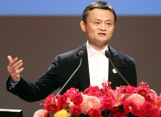 马云55岁就退休，现在退休金一个月能拿多少钱？网友：冰山一角