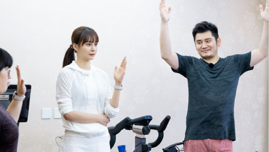 小艺原名肖诗雪!前男友发声控诉:她曾拿走自己300万在上海买房