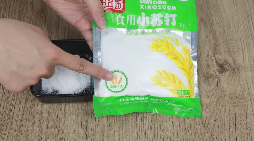 不管家里水垢多厚，喷点它立马焕然一新，解决家庭大麻烦，快试试