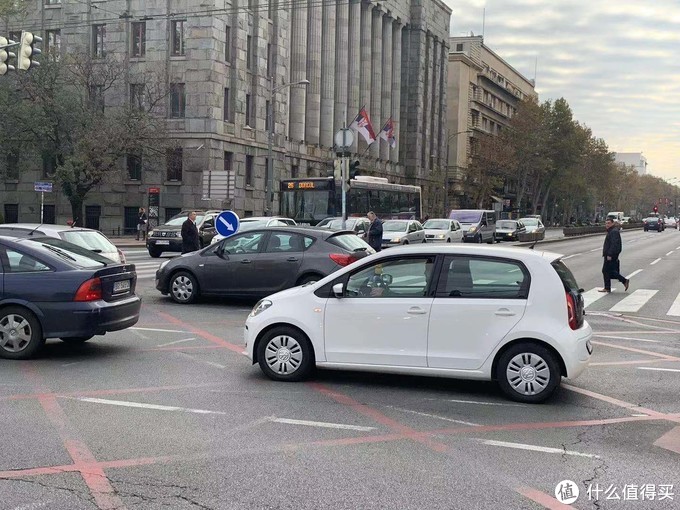 高尔夫：省油是王道，停车很方便可惜没有买到高配车