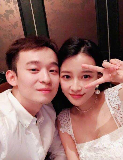 用情专一英年早婚，这5位年轻男演员，甩那些卖单身人设的几条街