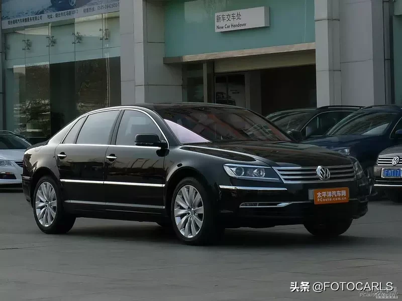 4座版大众辉腾6.0L W12实拍,售价241.2万,不是迈巴赫请绕路