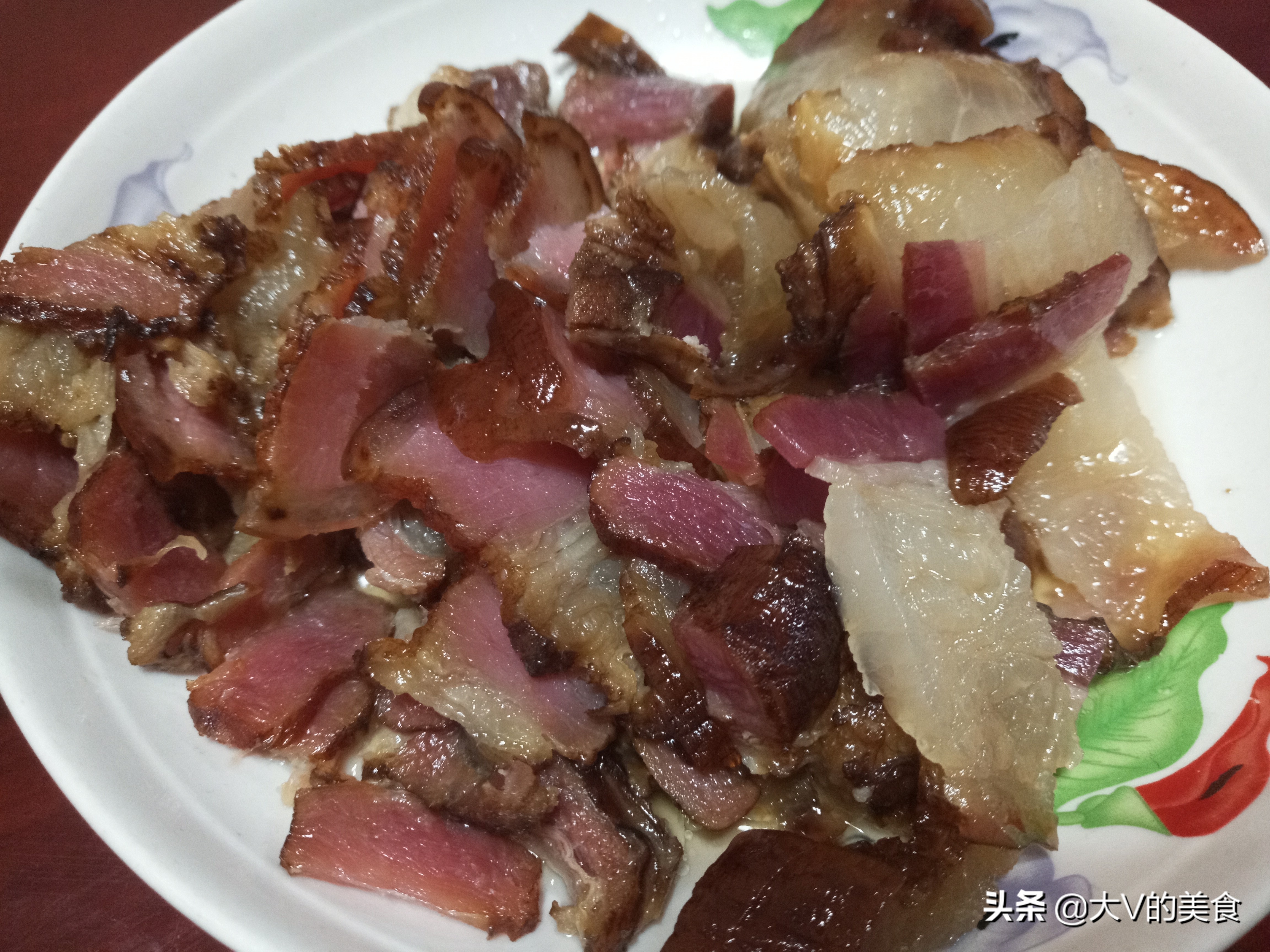 家常清蒸腊肉（腊肉这样清蒸口感鲜香有嚼劲）