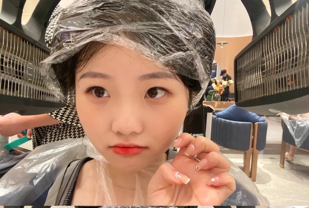 头发做柔顺还是拉直？三点区别要清楚，如何选择还要看发质
