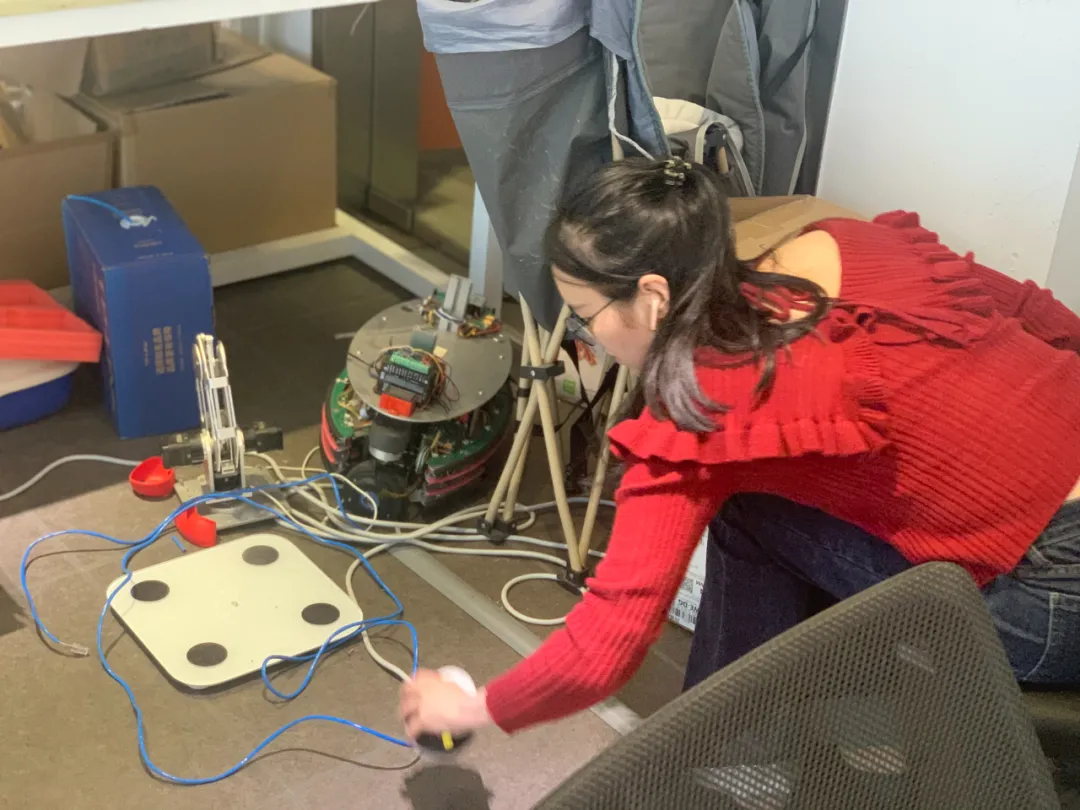 85后铲屎官的创业实验：爱，陪伴，机器人