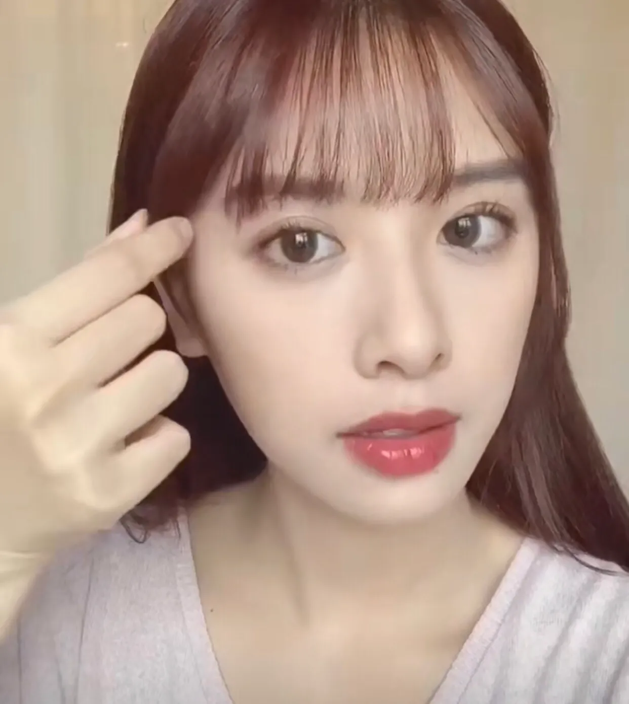 Lisa的钢铁刘海是如何炼成的?学会用这个神器,再大的风也不怕