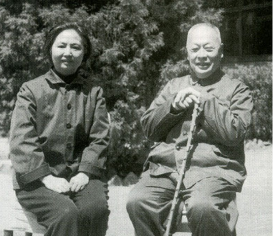 陈毅病逝，周恩来刘伯承痛哭流涕，毛主席最后一刻出现在追悼会上