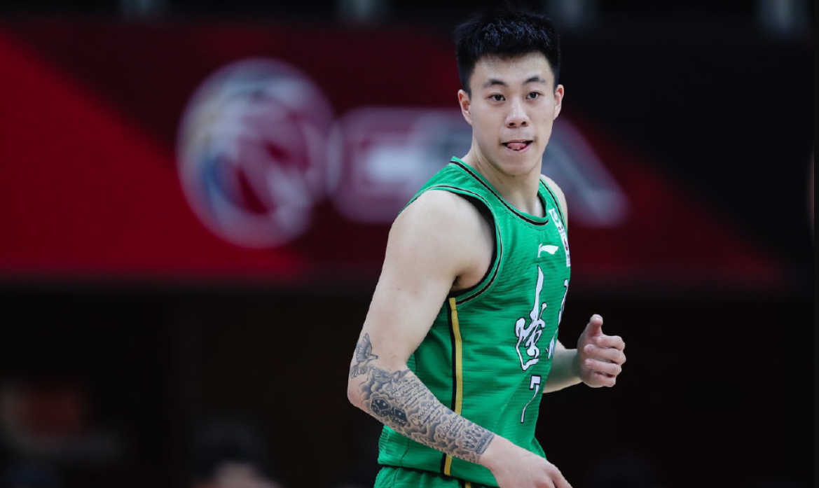 张镇麟为什么进不了nba(0分4犯规！攻不进，防不住！别再吹张镇麟了！他现在真打不了NBA)