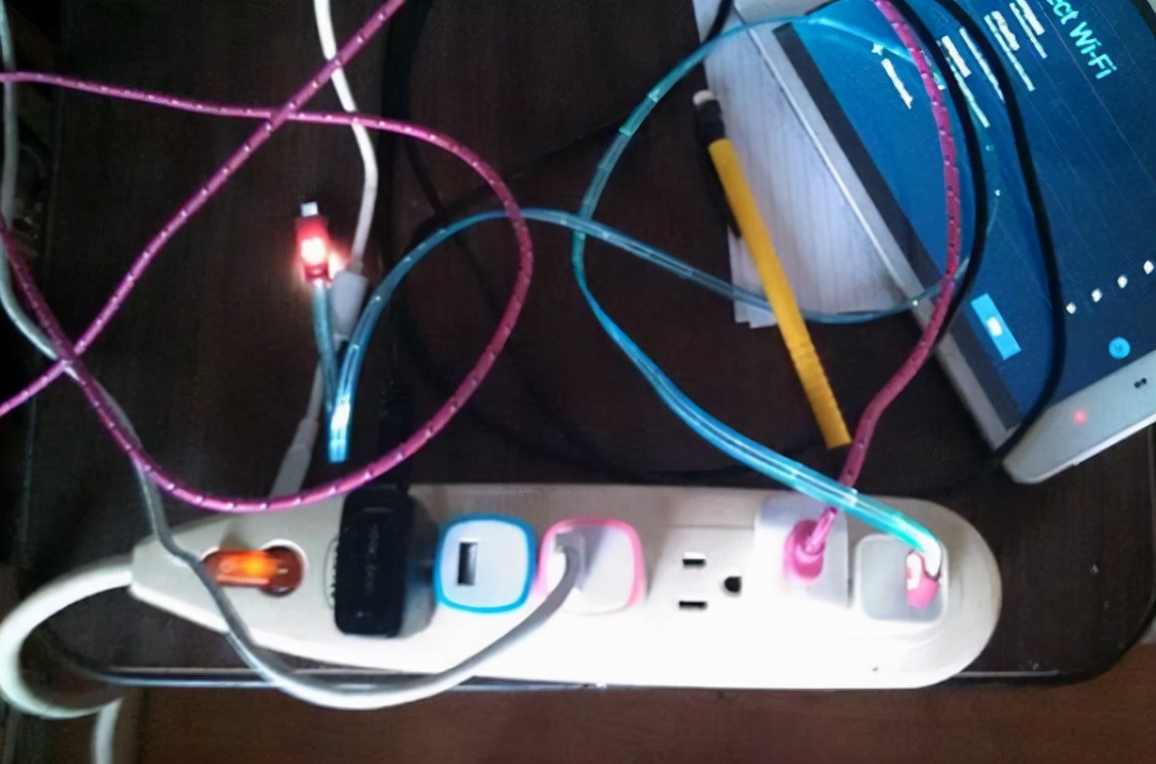 江西一高校学生在宿舍蒸馒头，并录视频放“狠话”，结果悲剧了