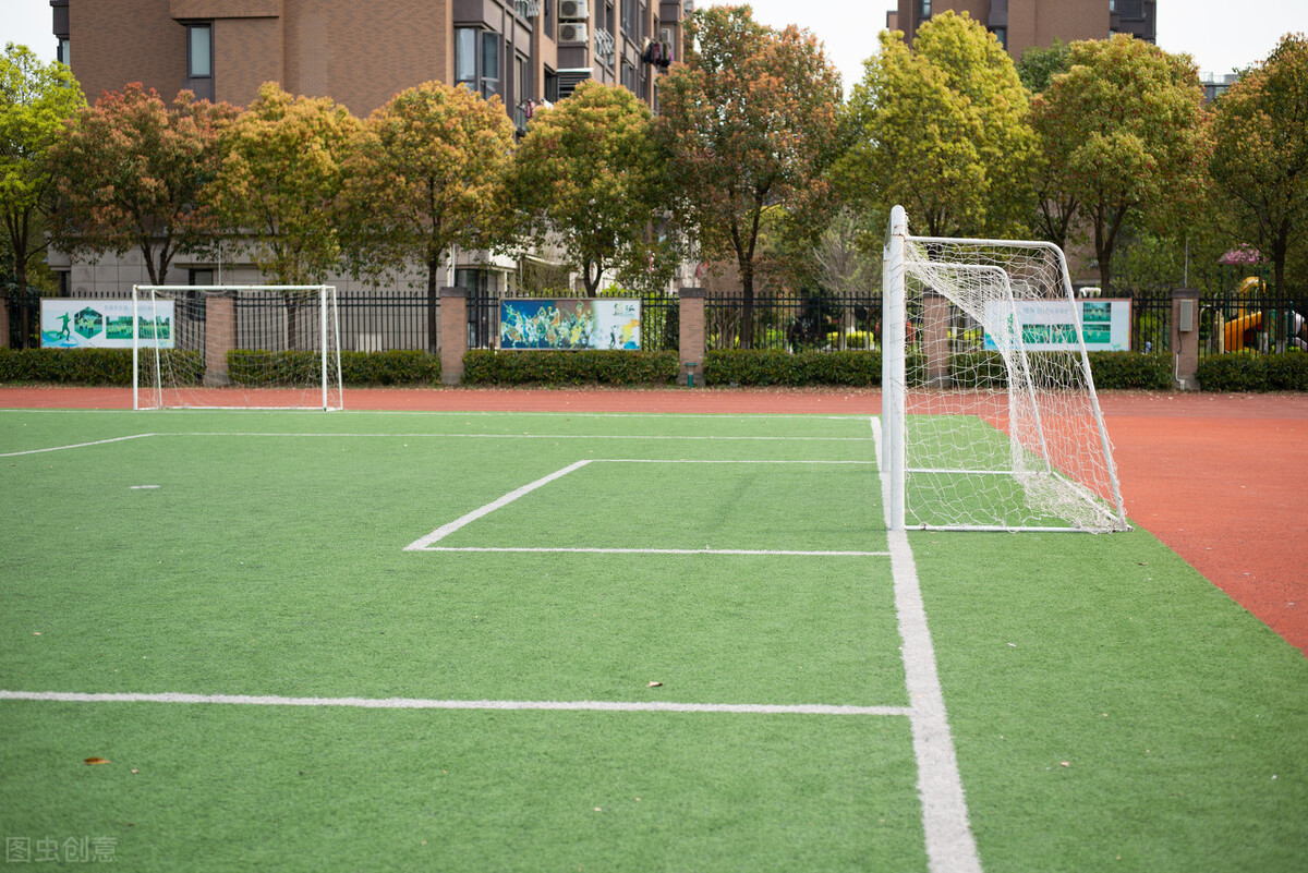 自贡“走运了”，被10.5亿元大学“砸中”，网友：学校修得很气派